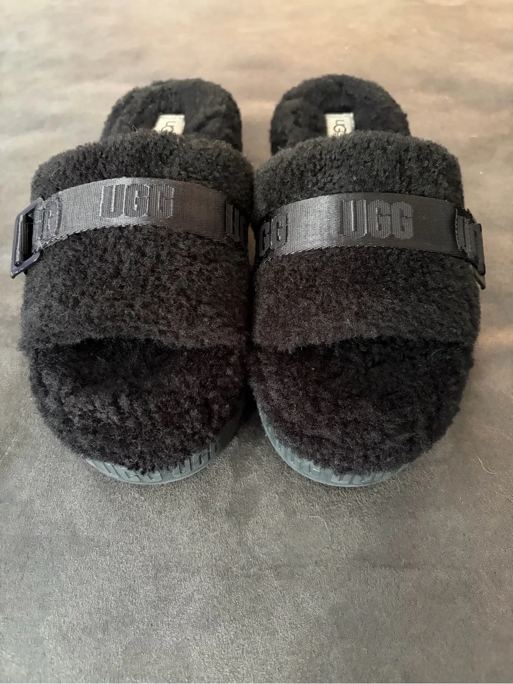 UGG Fluff Yeah Slide Black Sheepskin Platform Slippers Women’s Size 10